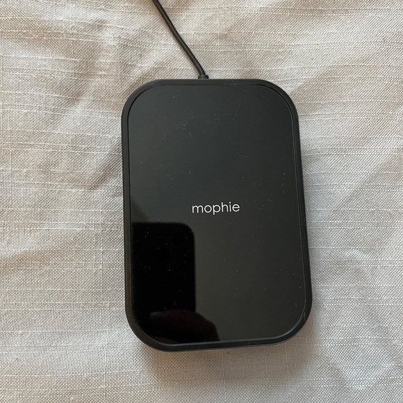 🎉HP🎉Mophie Wireless Contact Charging Stand - Picture 3 of 4